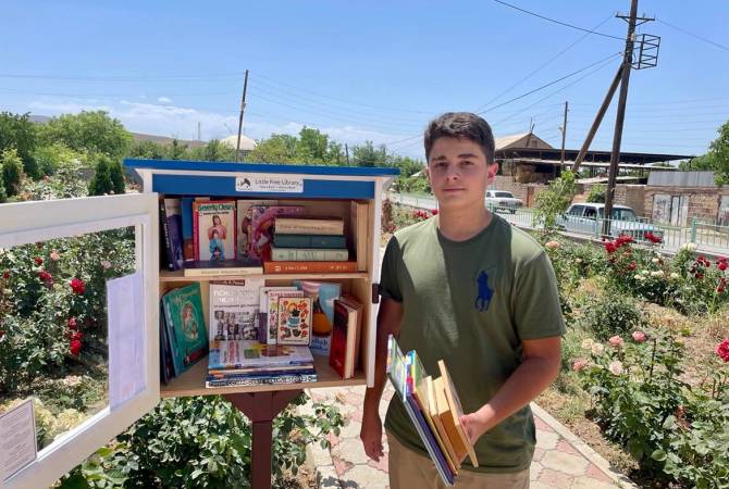 Bibliotecas  gratis en Armenia instaladas por un joven de los Estados Unidos