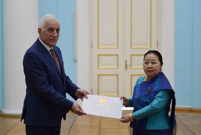 La nouvelle Ambassadrice du Laos présente ses lettres de créance au président arménien