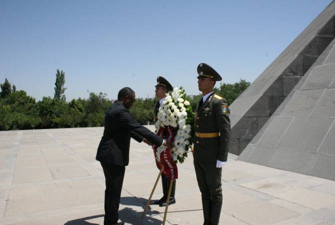 Foreign Minister of Rwanda visits Armenian Genocide Memorial in Yerevan