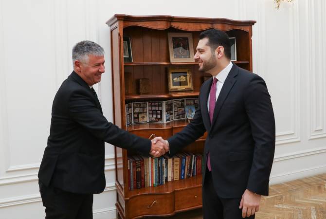 Вице-премьер-министр РА обсудил новые перспективы сотрудничества с директором 
армянского офиса Азиатского банка развития