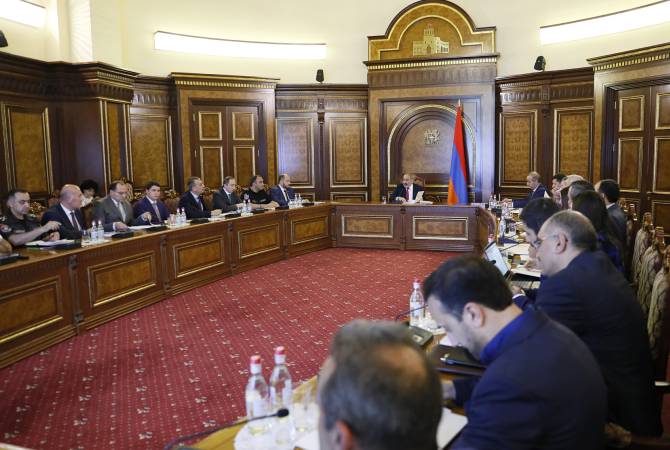 В правительстве Армении обсужден процесс реализации реформ полиции