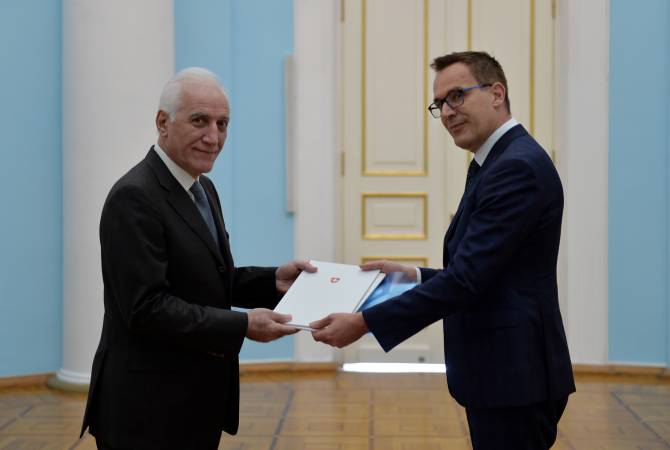 Newly appointed Ambassador of Switzerland presents credentials to the President of Armenia