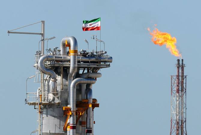 Афганистан закупит 350 тыс. тонн нефти у Ирана