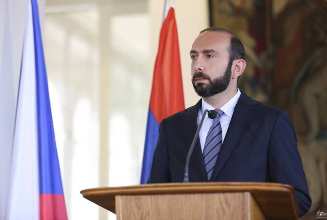 Ararat Mirzoyan: l'Azerbaïdjan continue à détenir des prisonniers de guerre et des civils 
Arméniens  