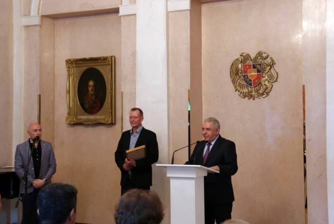 Посольству Армении в России были переданы личные вещи адмирала Исакова для 
экспозиции музея «Мать Армения»

