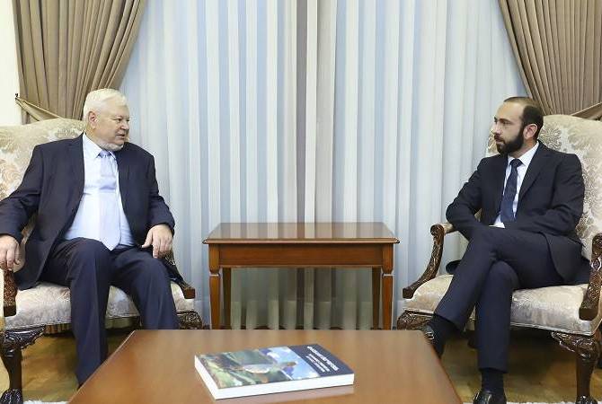 El canciller de Armenia recibió al representante del presidente en ejercicio de la OSCE y le 
manifestó su preocupación
