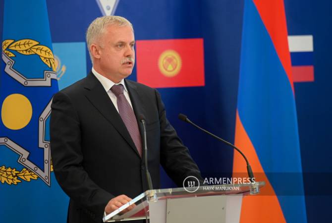 ОДКБ призвала преодолеть разногласия в Нагорном Карабахе исключительно 
дипломатическими методами