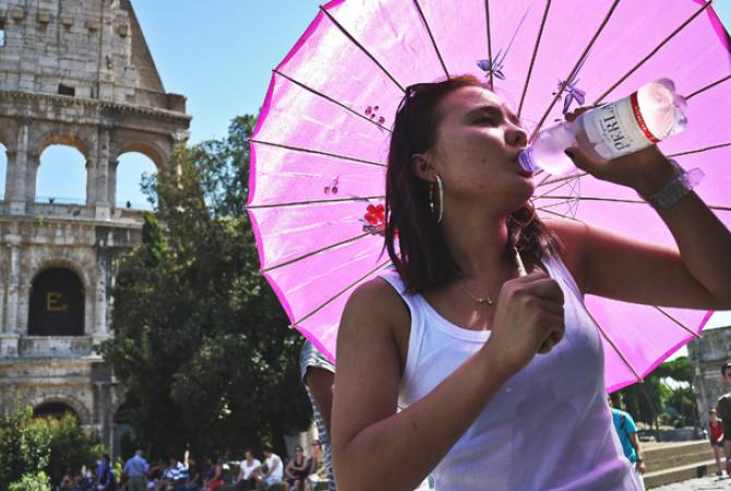    Наивысший уровень опасности из-за жары объявили в 16 крупных городах Италии
