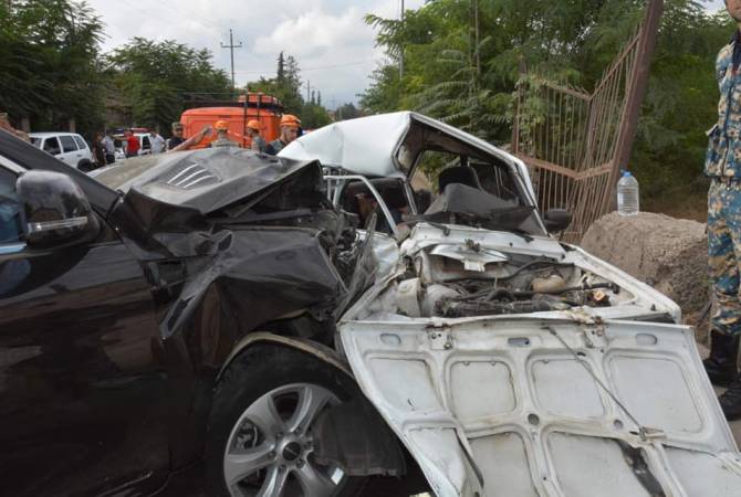 4 dead as civilian car, Russian peacekeeping unit’s SUV crash in Artsakh