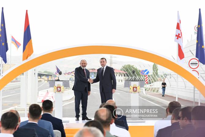 Los primeros ministros de Armenia y Georgia inauguraron el puente de la “Amistad”