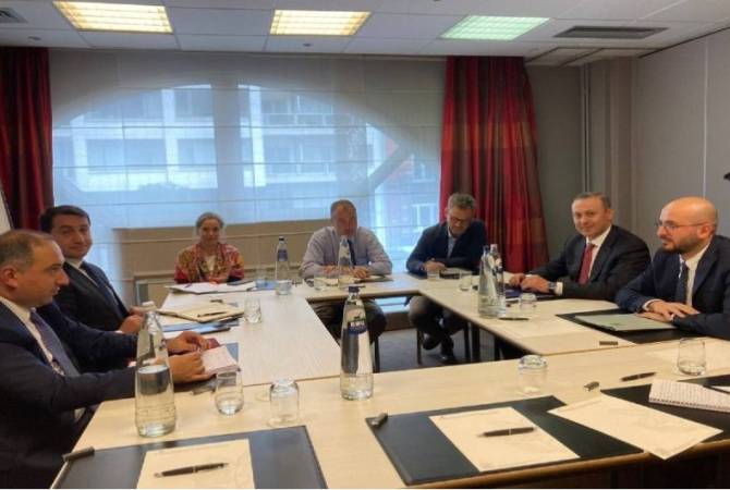 Se reunieron en Bruselas altos funcionarios de Armenia y Azerbaiyán