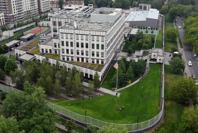 Посольства нескольких стран в Киеве разместили персонал у бомбоубежищ 