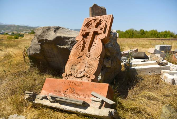 نقل 46 نصب تذكاري أرمني من مجتمعات ثلاثة بآرتساخ 