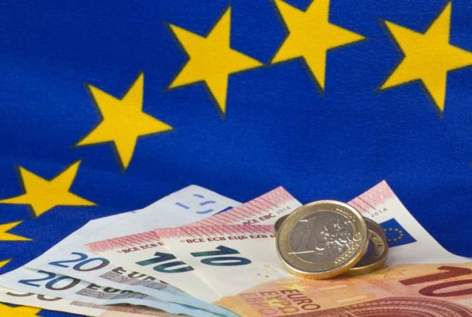 Госдолг зоны евро достиг 97% суммарного ВВП
