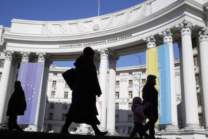  Осло увеличит число дипсотрудников в Киеве в 2023 году

 
