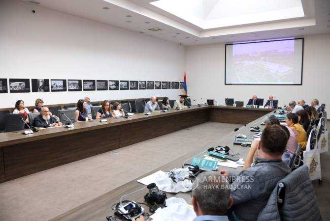 Conferencia Internacional en Ereván dedicada al centenario de la masacre de armenios y 
griegos en Esmirna
