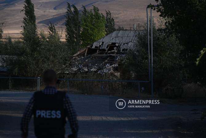 Azerbaijani shooting targets Armenian and foreign reporters in Sotk