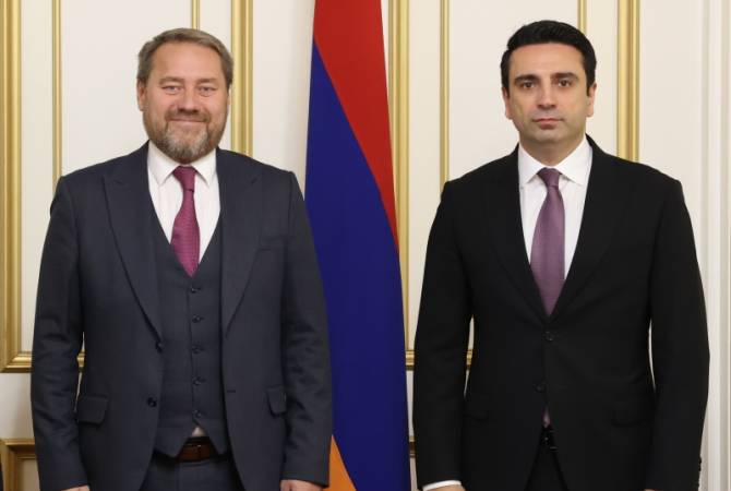 Азербайджан силой пытается достичь своих максималистских целей: спикер Парламента 
Армении