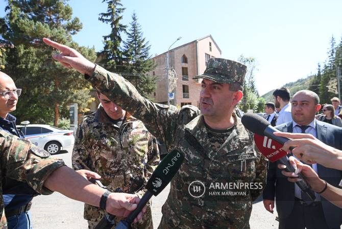 El jefe del Estado Mayor dijo que un grupo de 50-60 soldados enemigos se ha retirado del norte 
de Djermuk