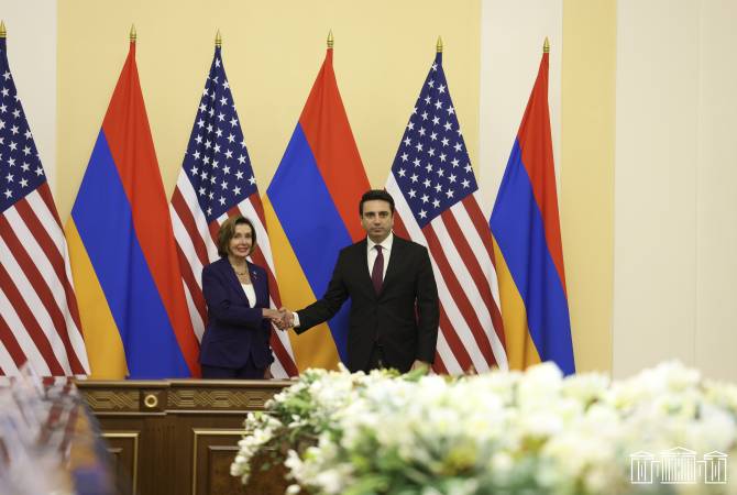 Nancy Pelosi: “El Congreso de los Estados Unidos condena enérgicamente el ataque de 
Azerbaiyán contra Armenia”