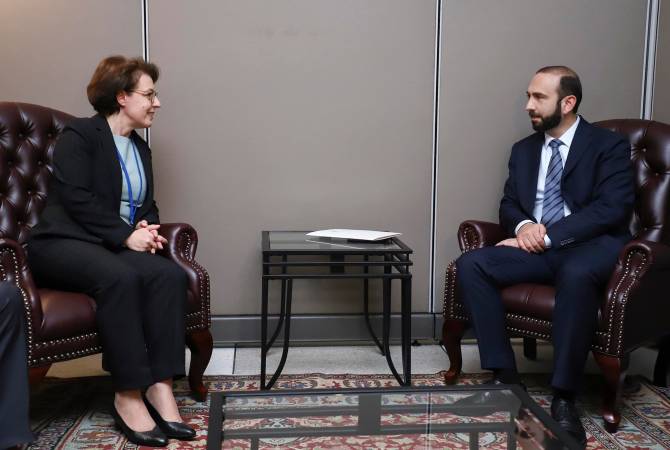  Главы МИД Армении и Косово обсудили перспективы взаимодействия на международных 
площадках

 