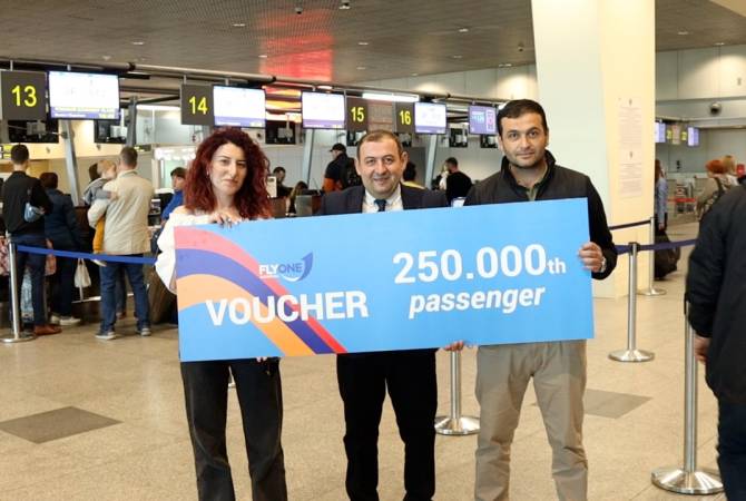 FLYONE ARMENIA surprend son 250 000e passager à l'aéroport d'Erevan