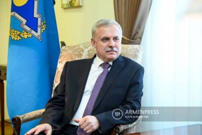 El vicecanciller y el secretario general de la OTSC analizaron la situación en la frontera armenio-
azerbaiyana