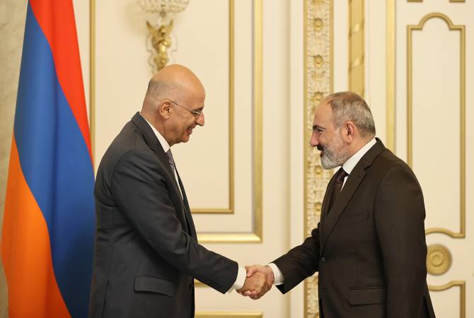رئيس الوزراء نيكول باشينيان يستقبل وزير الخارجية اليوناني نيكوس ديندياس في يريفان وبحث العلاقات 
الأخوية بين البلدين