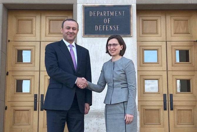 Ermenistan Güvenlik Konseyi Sekreteri ve Laura Cooper ikili ilişkilerin gelişme perspektiflerini ele 
aldı
