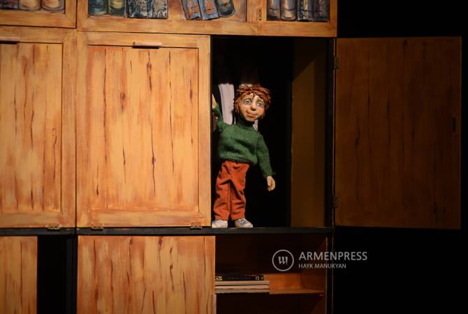 Сказки  героя  44-дневной  Арцахской  войны  Алена Маргаряна  —   на  сцене  
Кукольного  театра