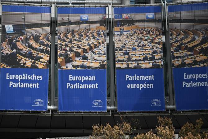 Глава Европарламента призвала ЕС поставлять Киеву тяжелое вооружение

