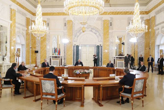 Премьер-министр Пашинян принял участие в неформальной встрече руководителей 
государств–участников СНГ