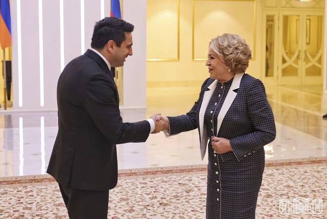 رئيس برلمان أرمينيا آلان سيمونيان يلتقي رئيسة مجلس الاتحاد الروسي فالنتينا ماتفيينكو في موسكو