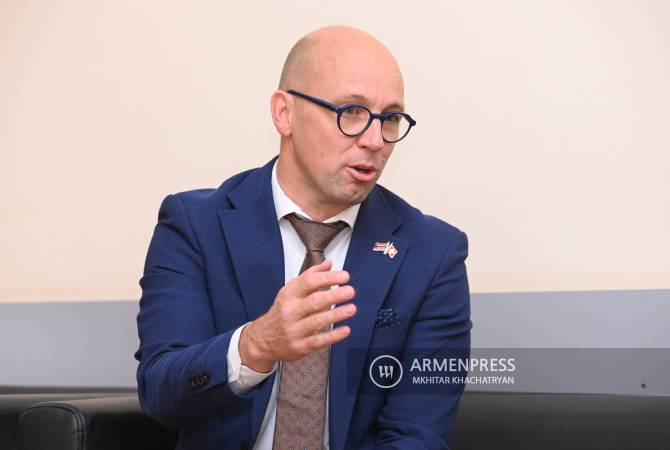 Азербайджан - агрессор, а Армения - жертва: депутат Парламента Швейцарии видит 
необходимость санкций