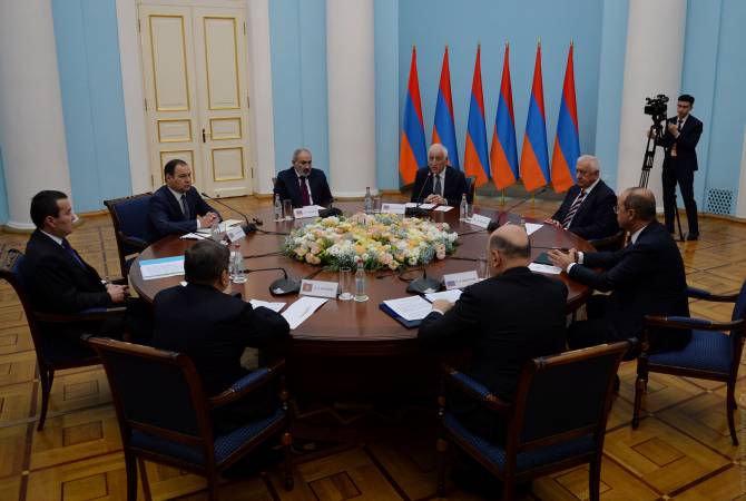 El presidente Jachaturián recibió a los primeros ministros de los países de la Unión Euroasiática