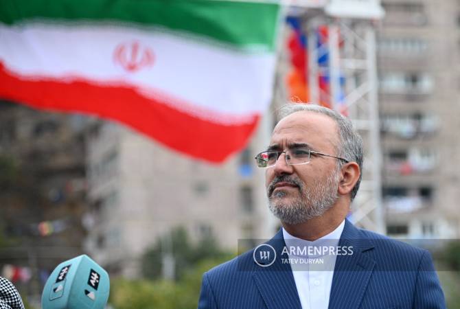 “Si algún país hace operaciones fuera de sus fronteras, Irán responderá de la manera 
apropiada”, dijo el cónsul de Irán