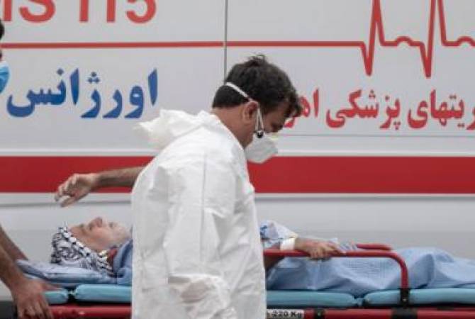 В результате взрыва в мавзолее в иранском Ширазе погибли 20 человек
