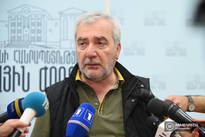 El diputado Andranik Kocharián cree que hay posibilidades de aclarar totalmente el atentado del 
27 de octubre