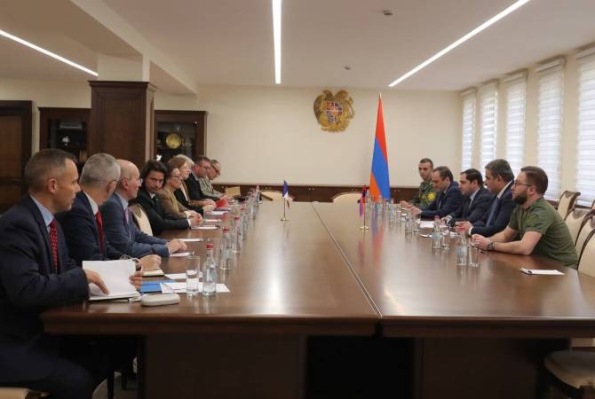 Le ministre arménien de la Défense a reçu une délégation du ministère français de la Défense