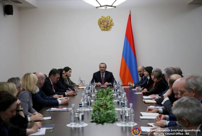 Armen Grigoryan a reçu la délégation des envoyés de l'UE et des États membres de l'UE sur le 
partenariat oriental