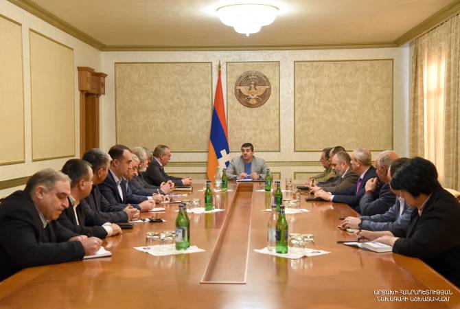 Artsakh President convenes extended-format consultation 