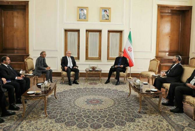Ermenistan Dışişleri Bakan Yardımcısı, İran Dışişleri Bakanı Hüseyin Emir Abdullahiyan ile bir 
araya geldi