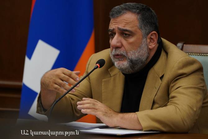 Según el ministro de Estado de Artsaj, la situación de crisis exige nuevos enfoques de gestión