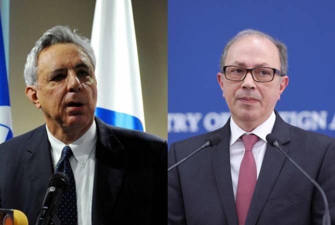 En Artsaj se comentaron las candidaturas de Vartán Oskanián y Ará Aivazián para el cargo de 
ministro de exteriores 