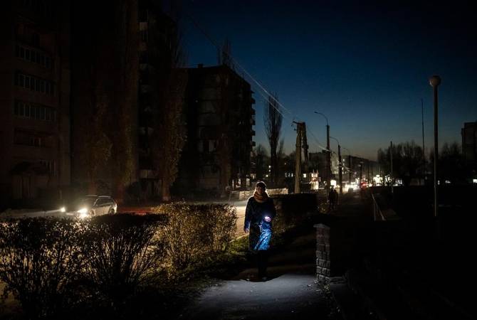 На территории Украины без электричества остались более 6 млн потребителей. 
Зеленский
