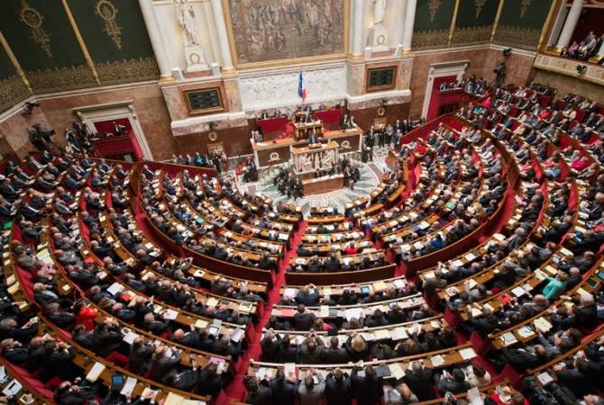La Asamblea Nacional de Francia aprobó por unanimidad una resolución que exige el fin de la 
agresión de Azerbaiyán