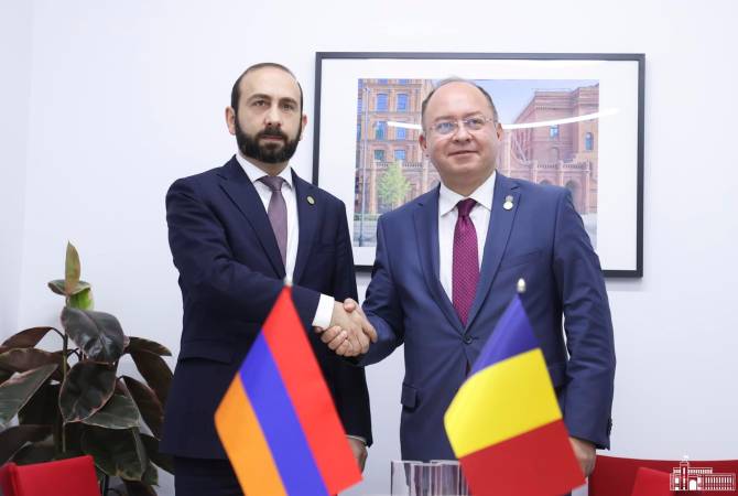 Armenian, Romanian FMs discuss bilateral relations