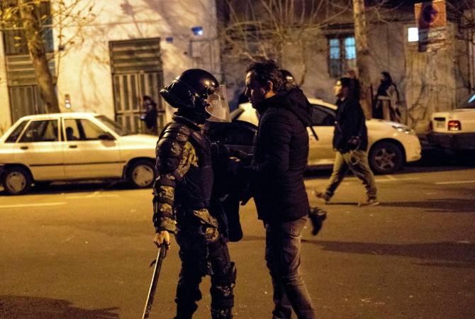 В результате недавних беспорядков в Иране погибли не менее 200 человек