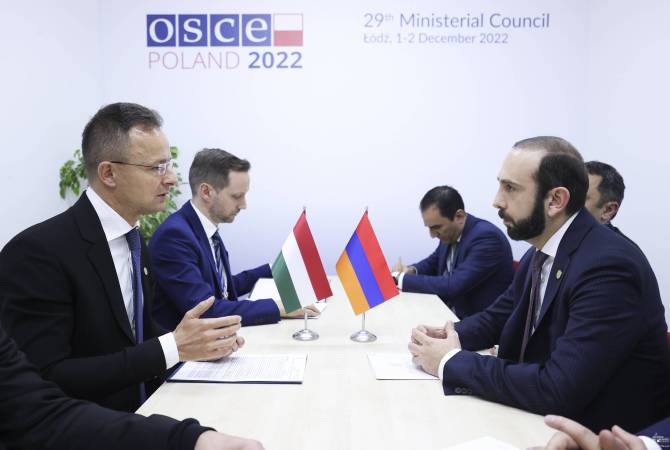 Le ministre arménien des Affaires étrangères explique la décision de rétablir les liens 
diplomatiques avec la Hongrie