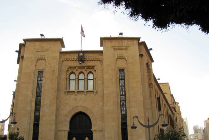 Ливанский парламент в десятый раз не смог выбрать президента страны